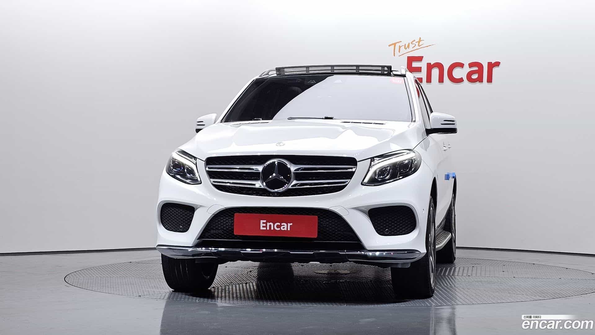 GLE-Class Mercedes-Benz 2017.4-OUTER-003