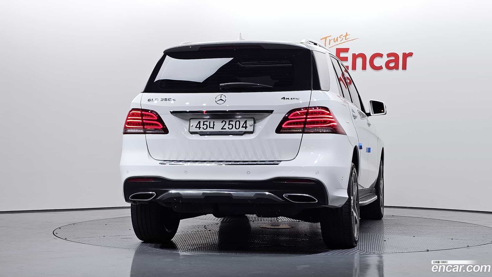 GLE-Class Mercedes-Benz 2017.4-OUTER-004
