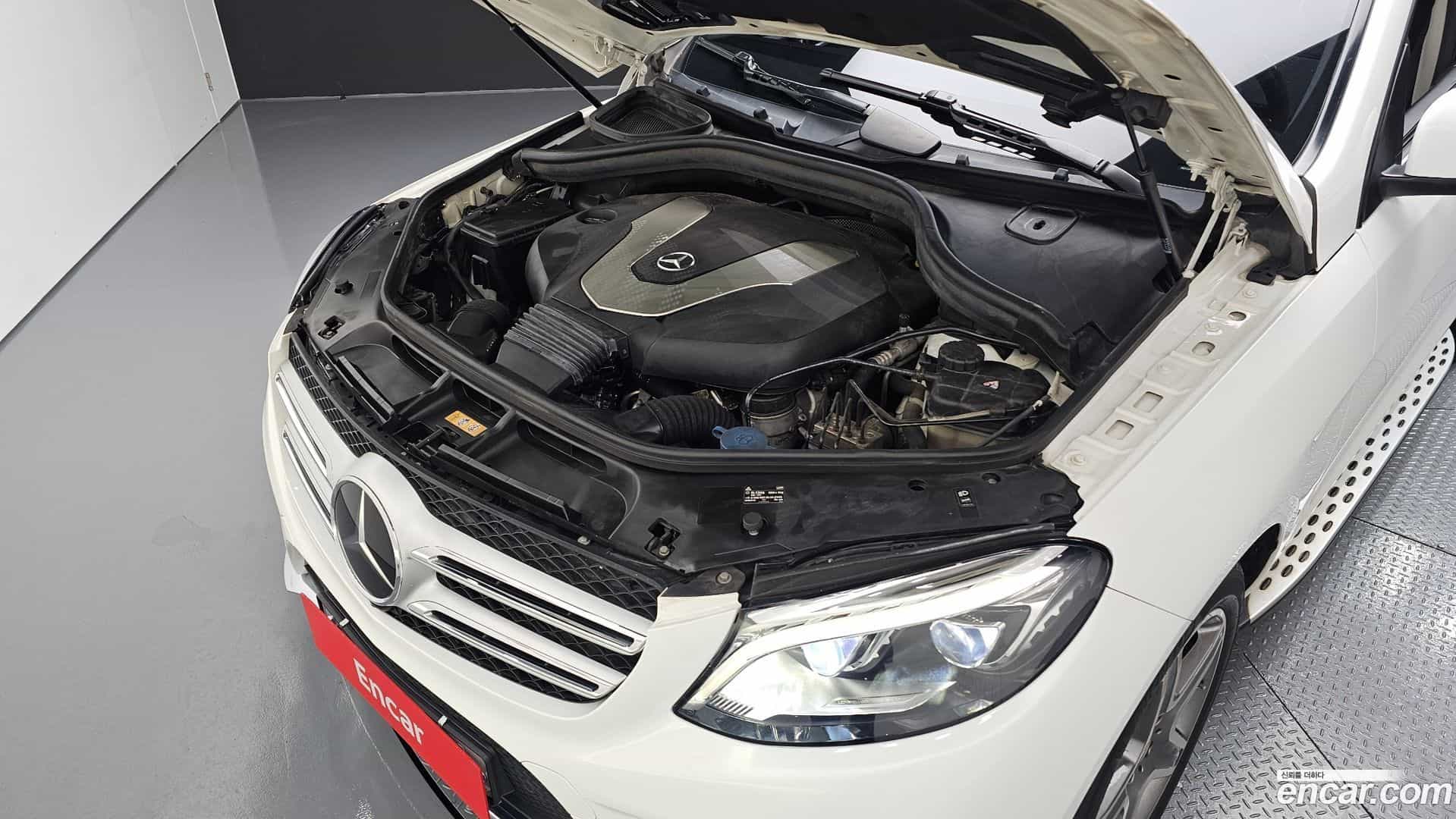 GLE-Class Mercedes-Benz 2017.4-OUTER-006