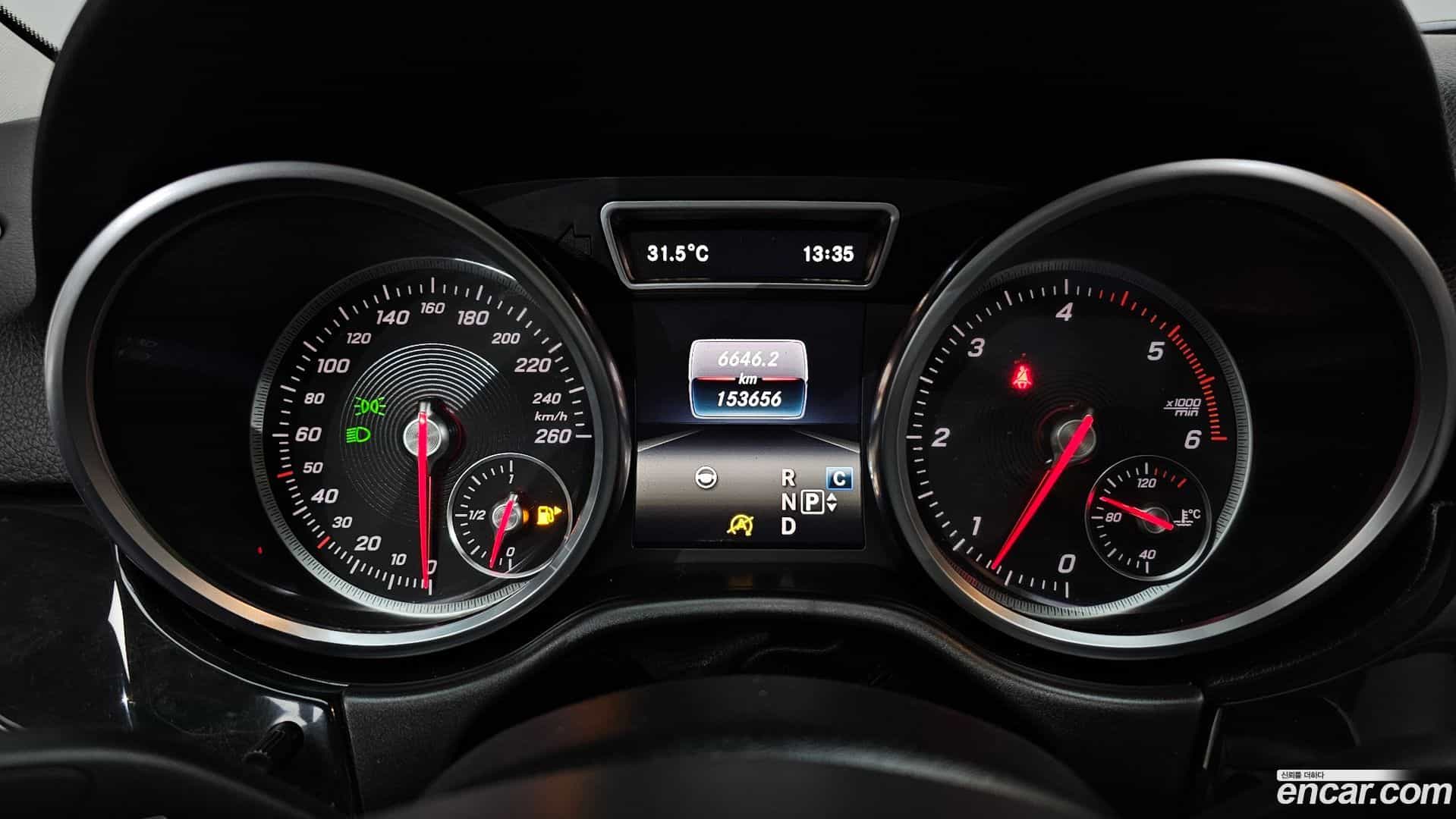 GLE-Class Mercedes-Benz 2017.4-INNER-008