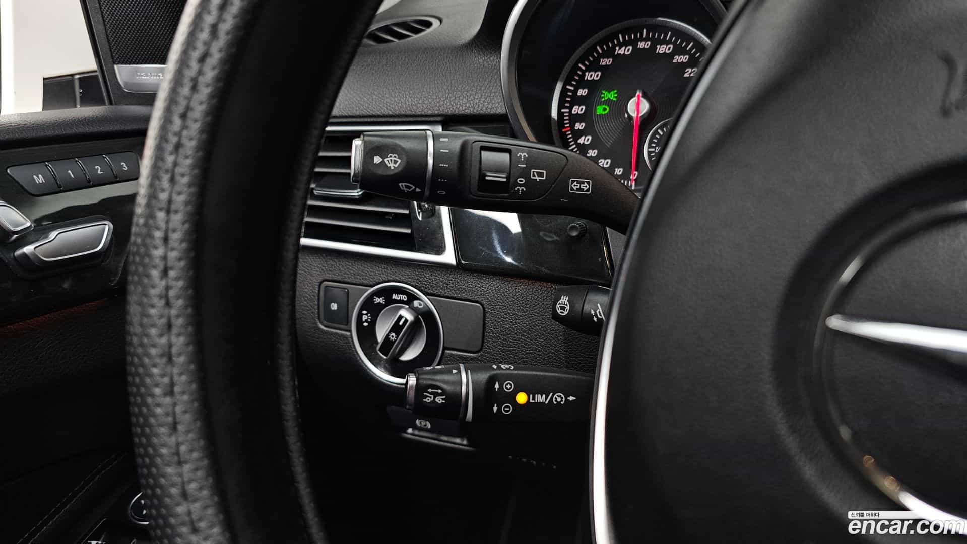 GLE-Class Mercedes-Benz 2017.4-OPTION-022