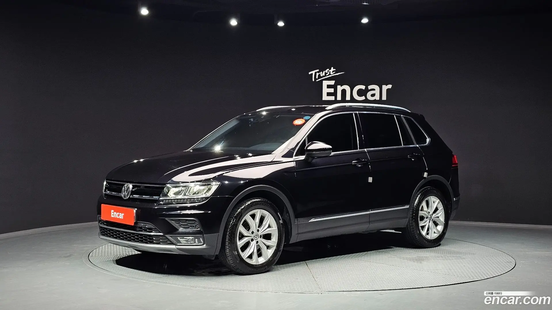 Main__Slider__Photo:Tiguan Volkswagen 2020.2-0