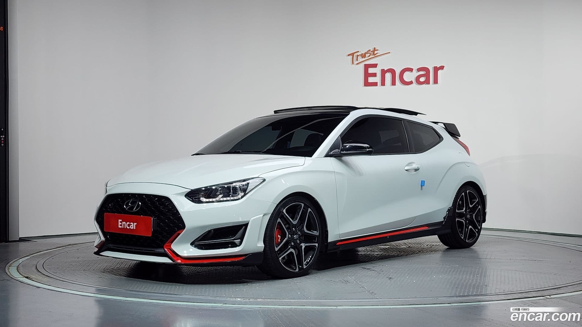 Main__Slider__Photo:Veloster Hyundai 2018.8-0