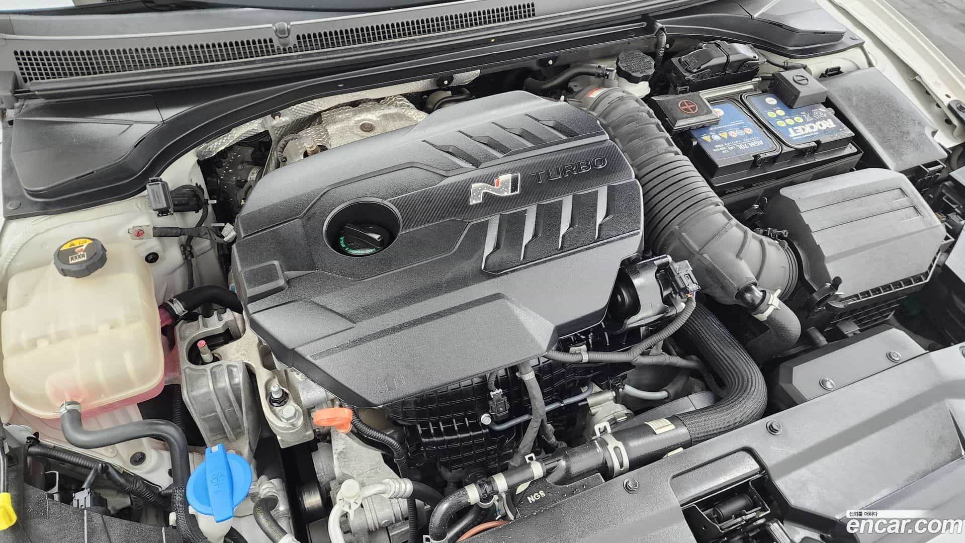 Veloster Hyundai 2018.8-OUTER-006