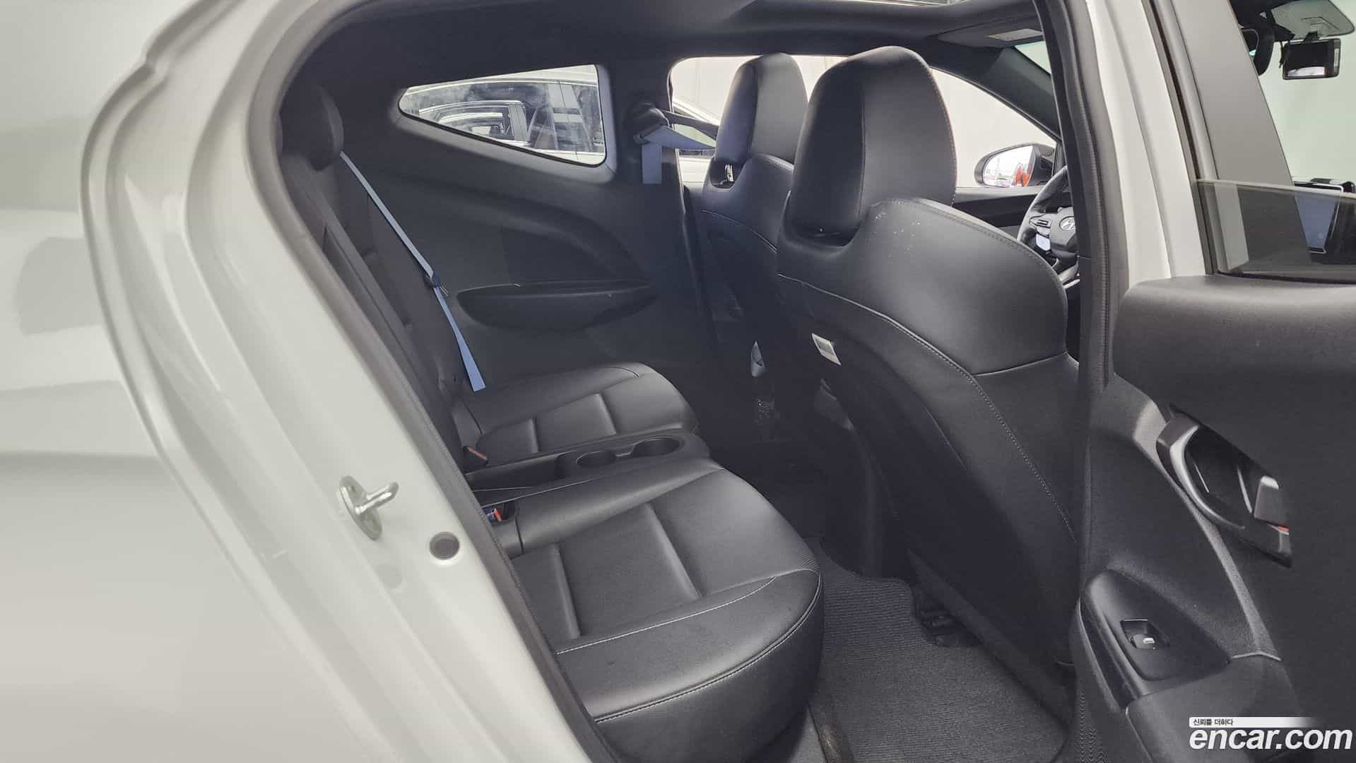 Veloster Hyundai 2018.8-OPTION-016