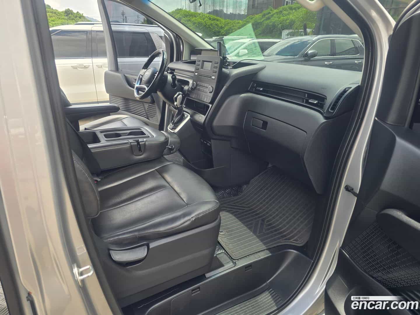 Staria Hyundai 2021.8-OPTION-020