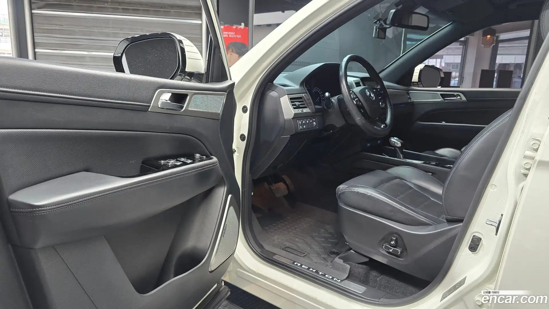 Rexton KG Mobility 2017.10-INNER-010