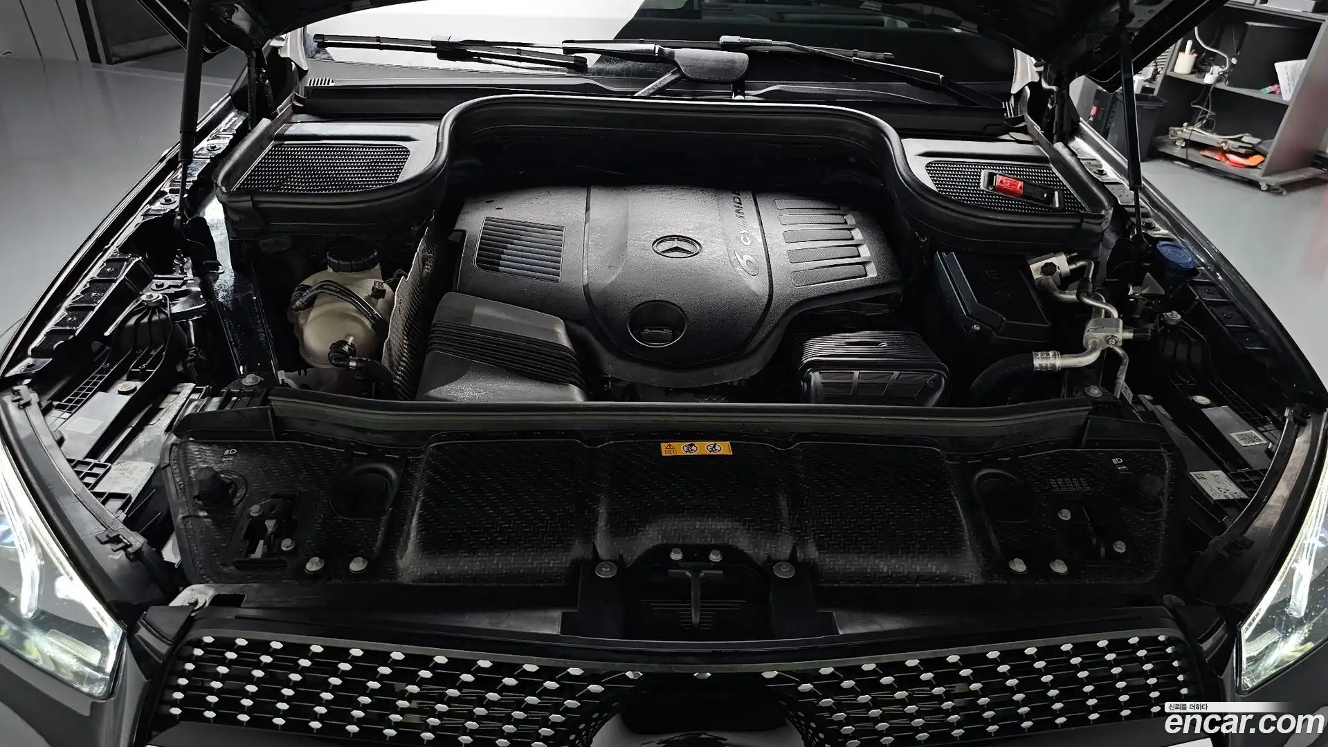 GLE-Class Mercedes-Benz 2022.8-OUTER-006