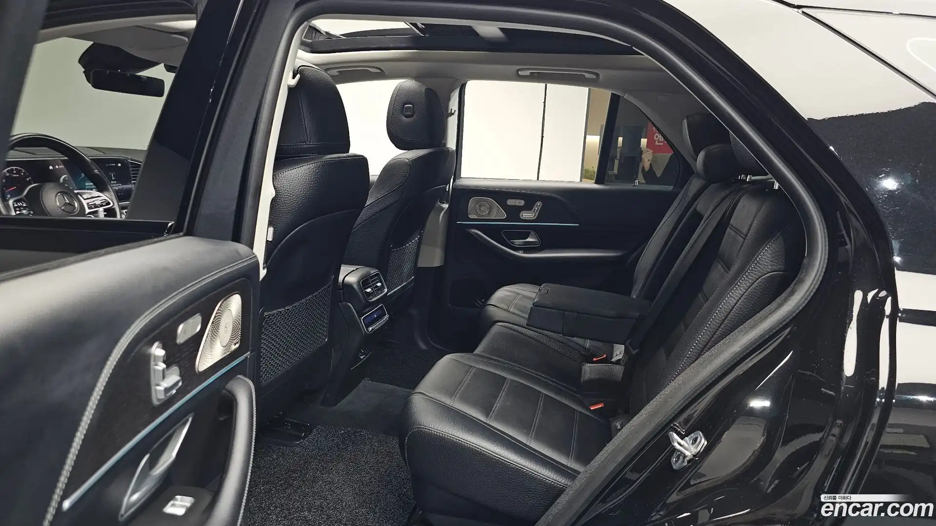 GLE-Class Mercedes-Benz 2022.8-OPTION-015