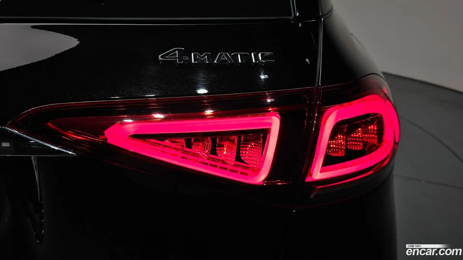 GLE-Class Mercedes-Benz 2022.8-OUTER-033