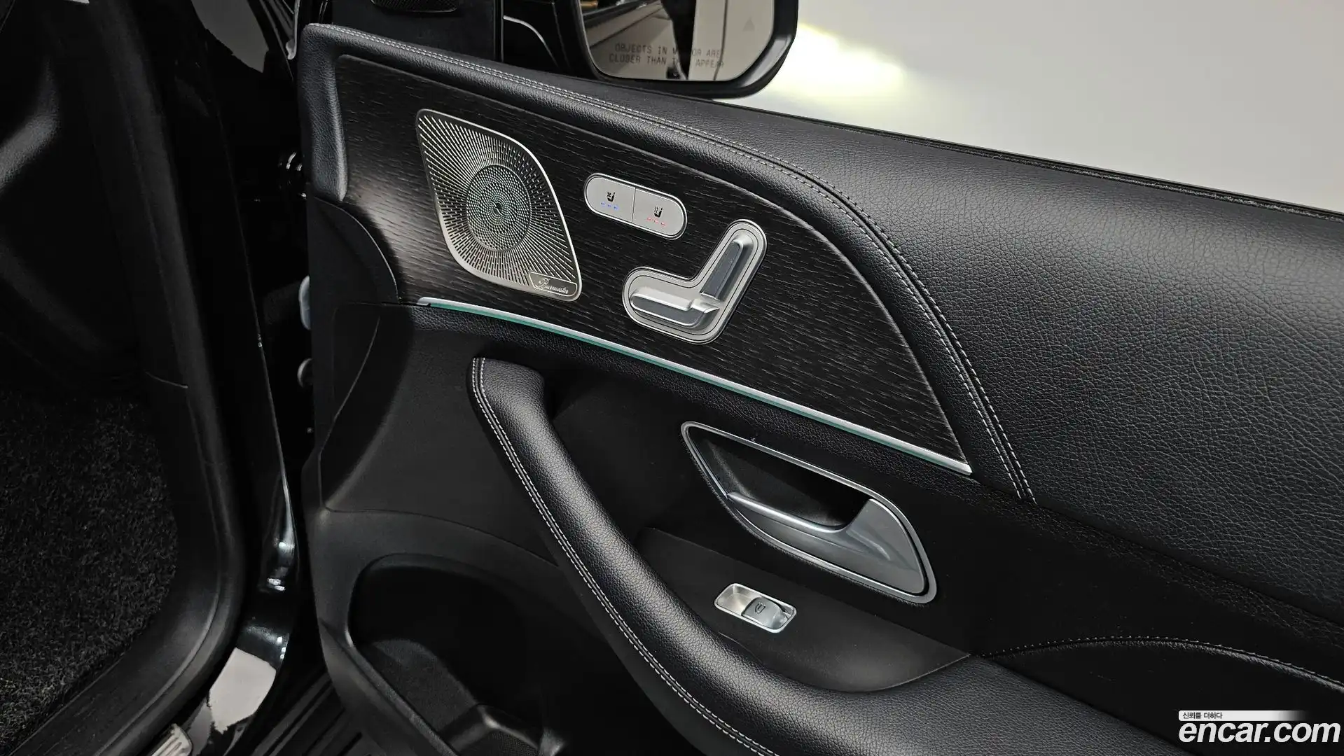 GLE-Class Mercedes-Benz 2022.8-OPTION-042