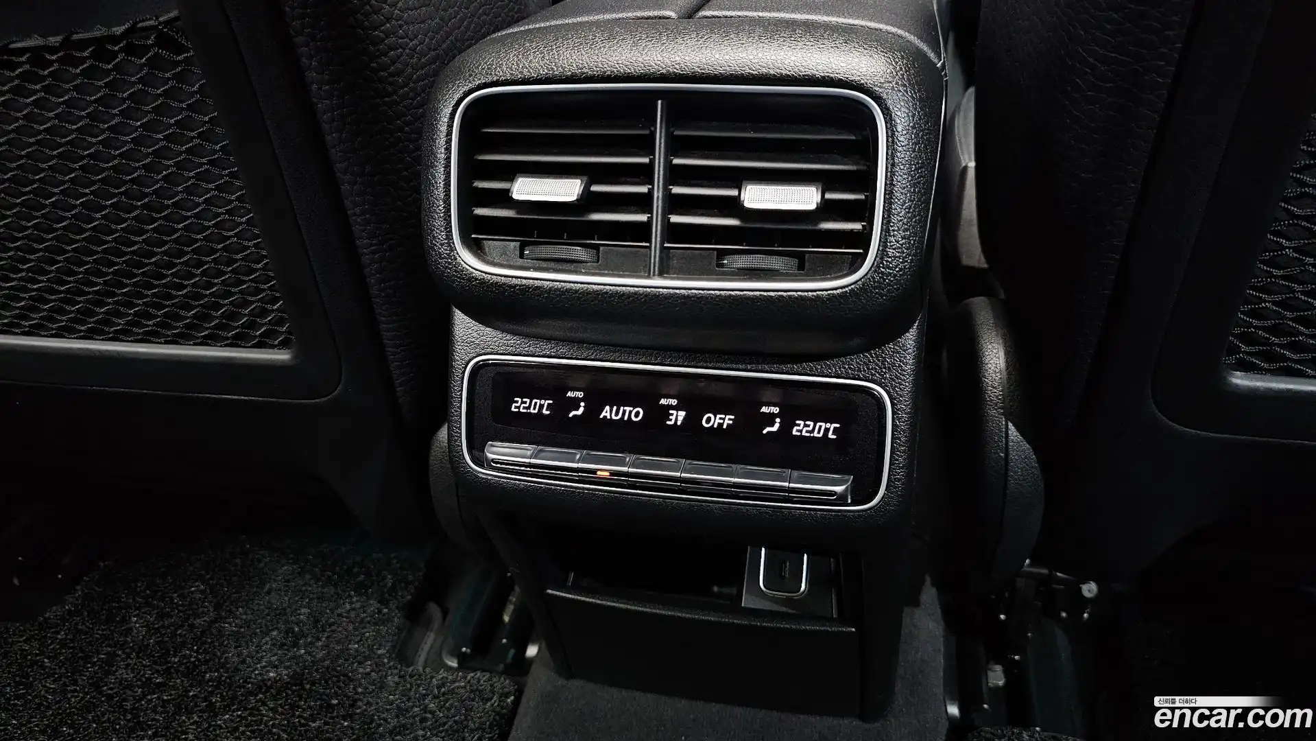 GLE-Class Mercedes-Benz 2022.8-OPTION-048