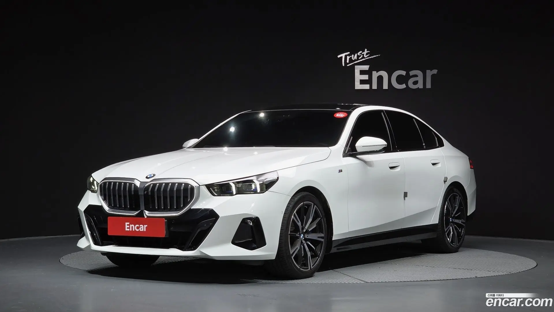 Main__Slider__Photo:5-Series BMW 2023.11-0
