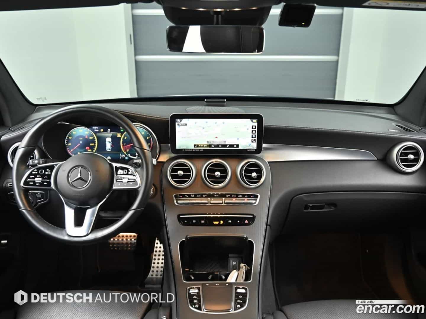 GLC-Class Mercedes-Benz 2023.2-INNER-007