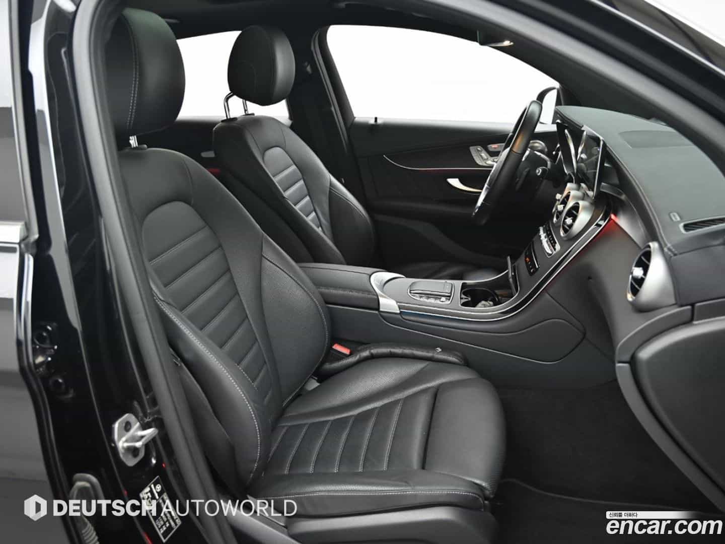 GLC-Class Mercedes-Benz 2023.2-INNER-010