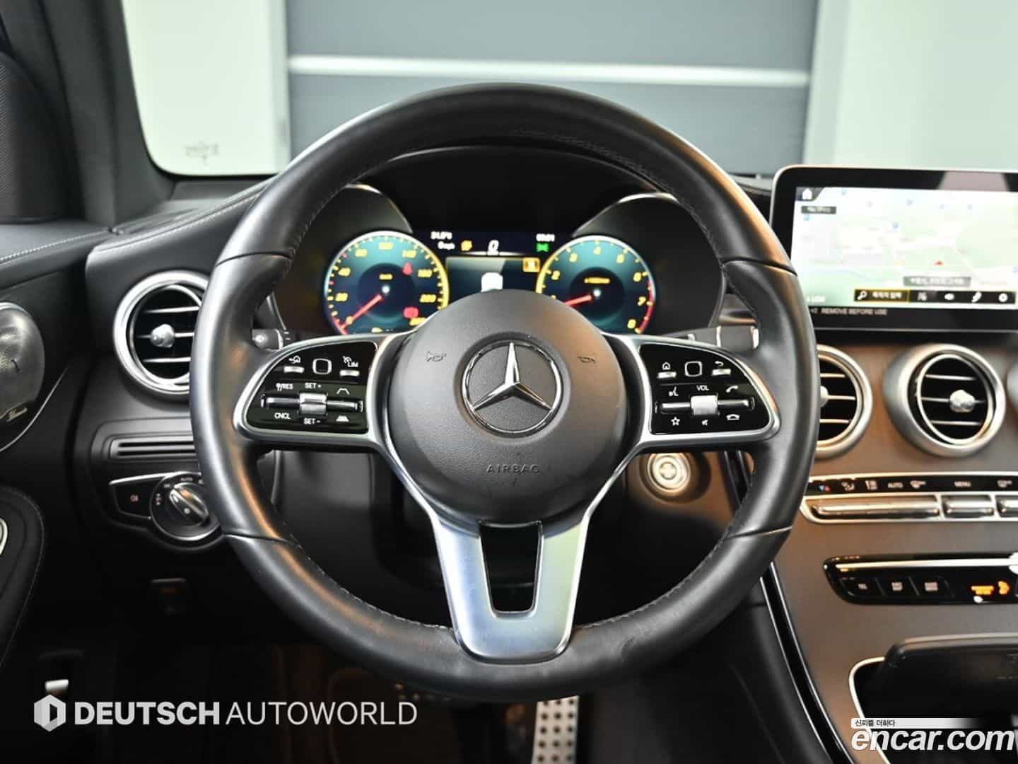 GLC-Class Mercedes-Benz 2023.2-OPTION-017