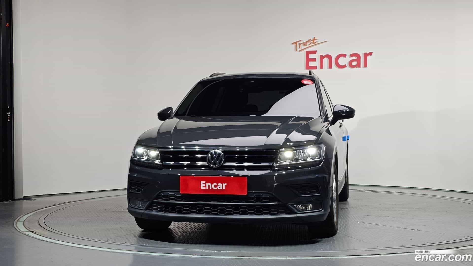 Tiguan Volkswagen 2018.5-OUTER-003