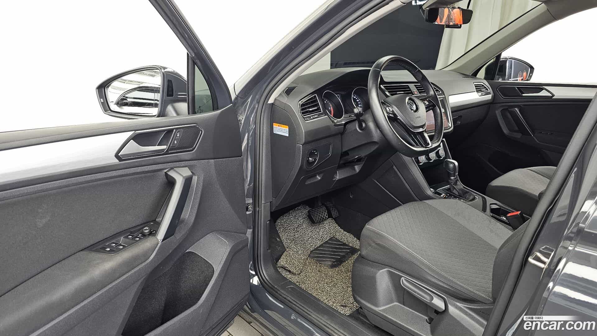 Tiguan Volkswagen 2018.5-INNER-010