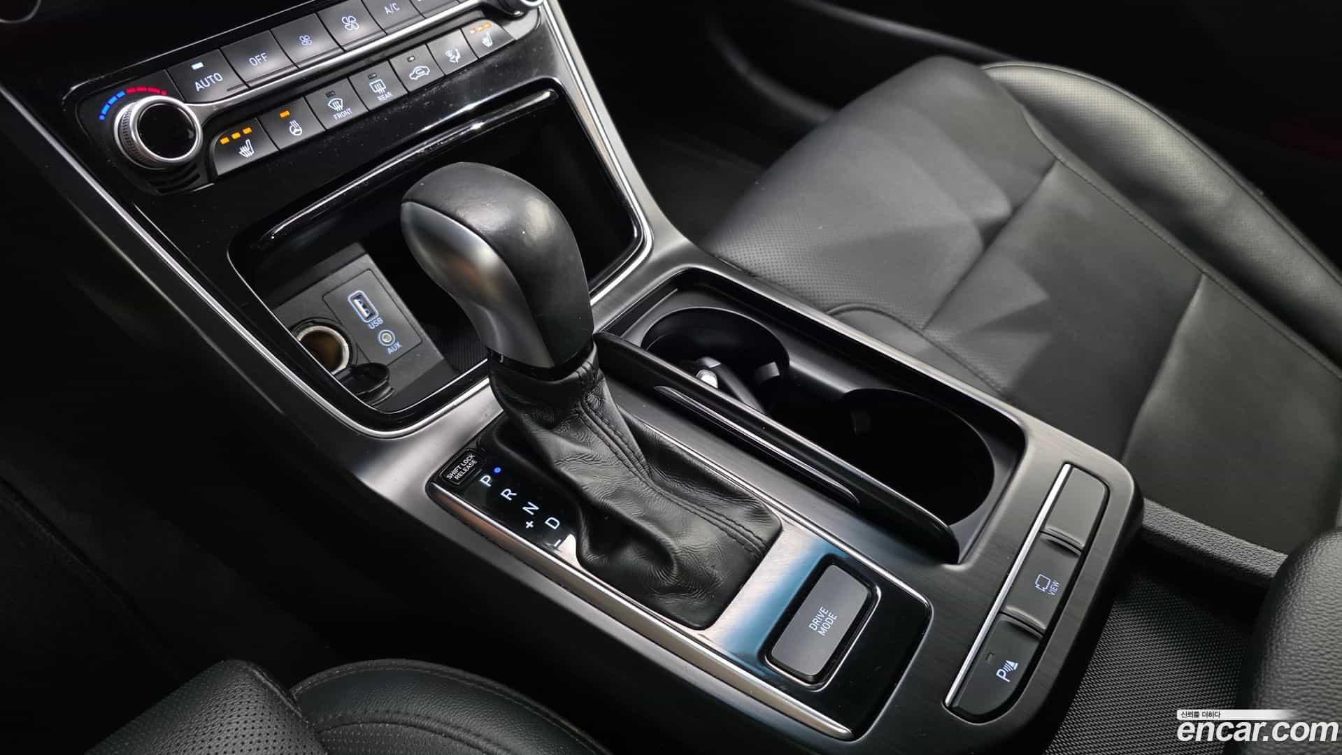 Grandeur Hyundai 2017.11-INNER-009