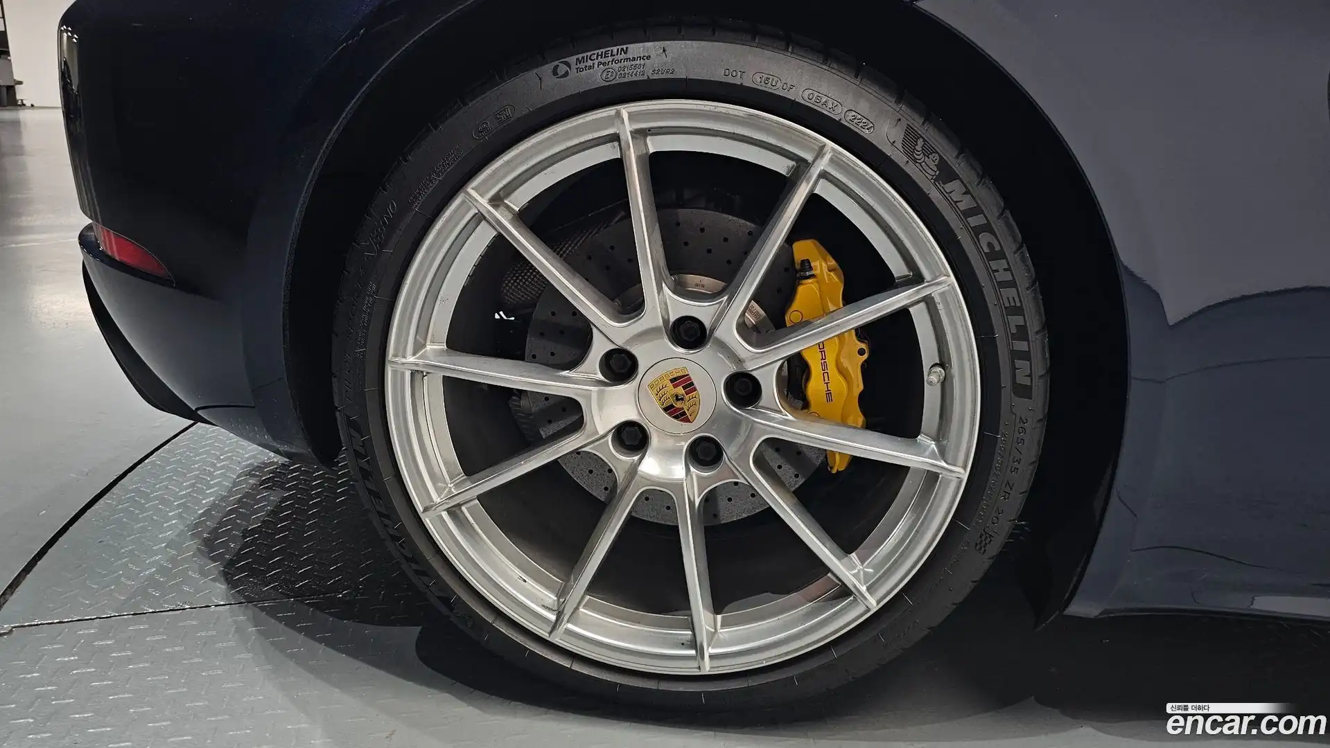718 Porsche 2021.1-OUTER-031