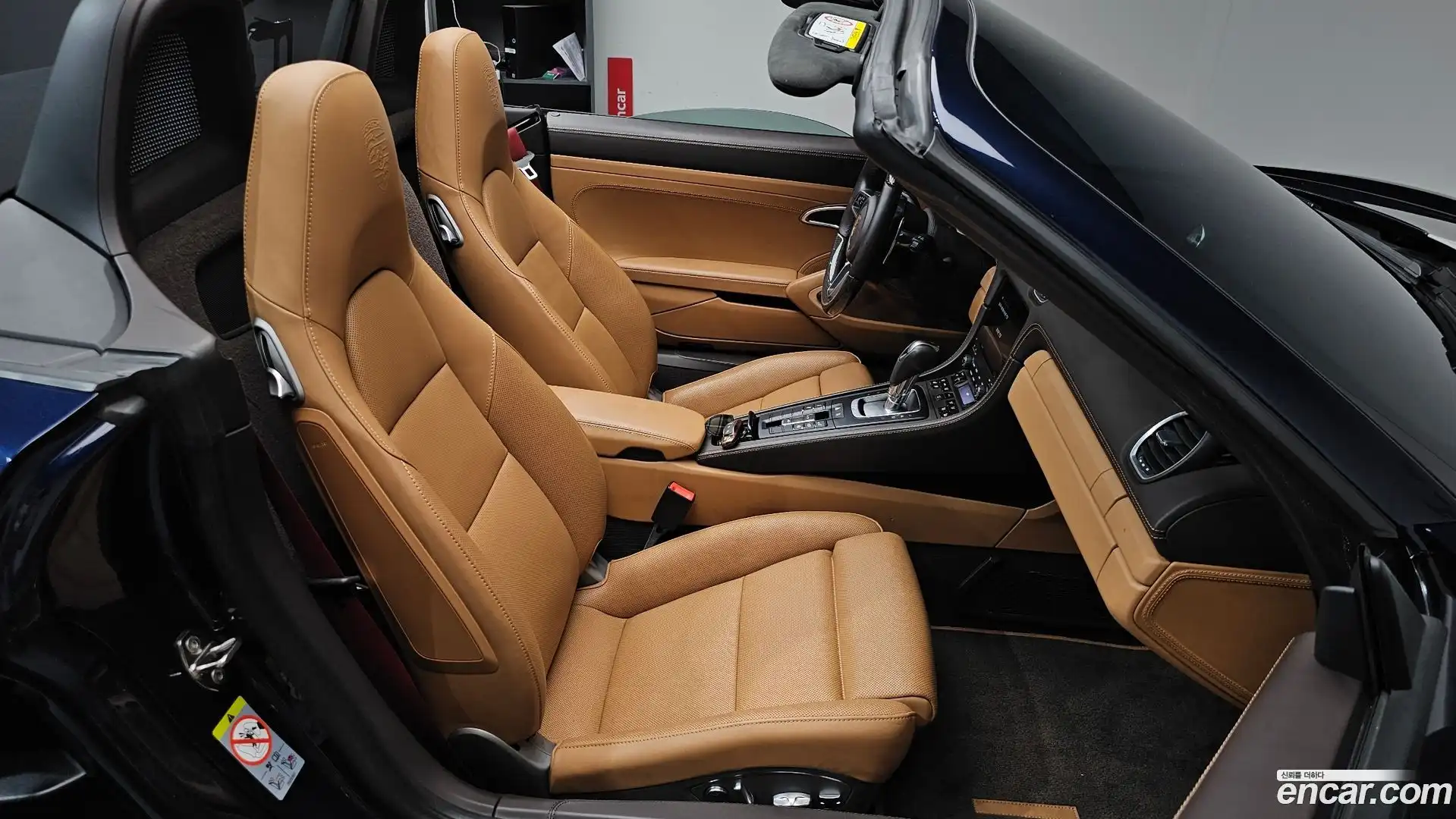 718 Porsche 2021.1-INNER-036
