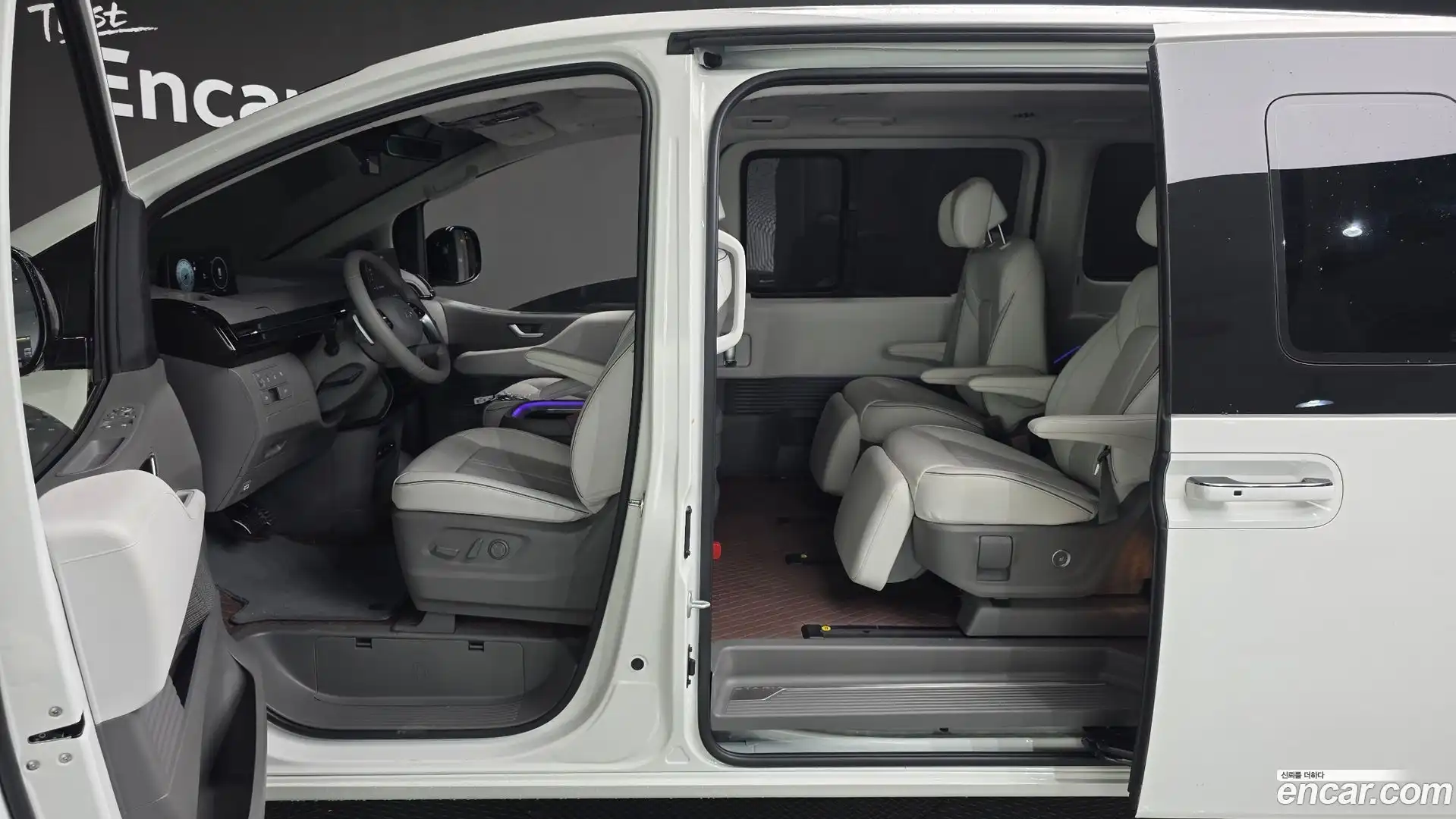 Staria Hyundai 2025.4-OPTION-020