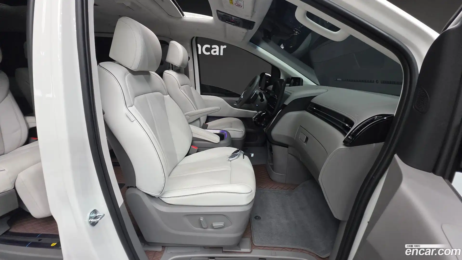 Staria Hyundai 2025.4-INNER-036