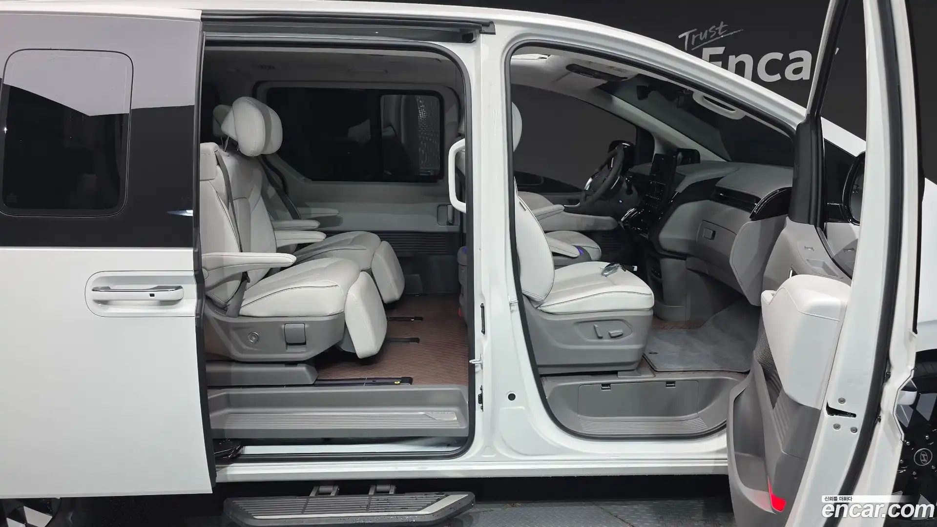Staria Hyundai 2025.4-OPTION-041