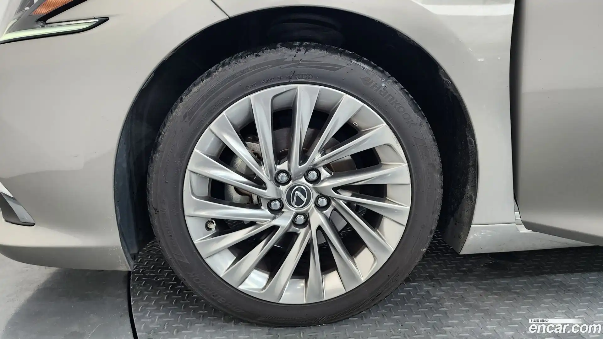 ES Lexus 2023.8-OUTER-005