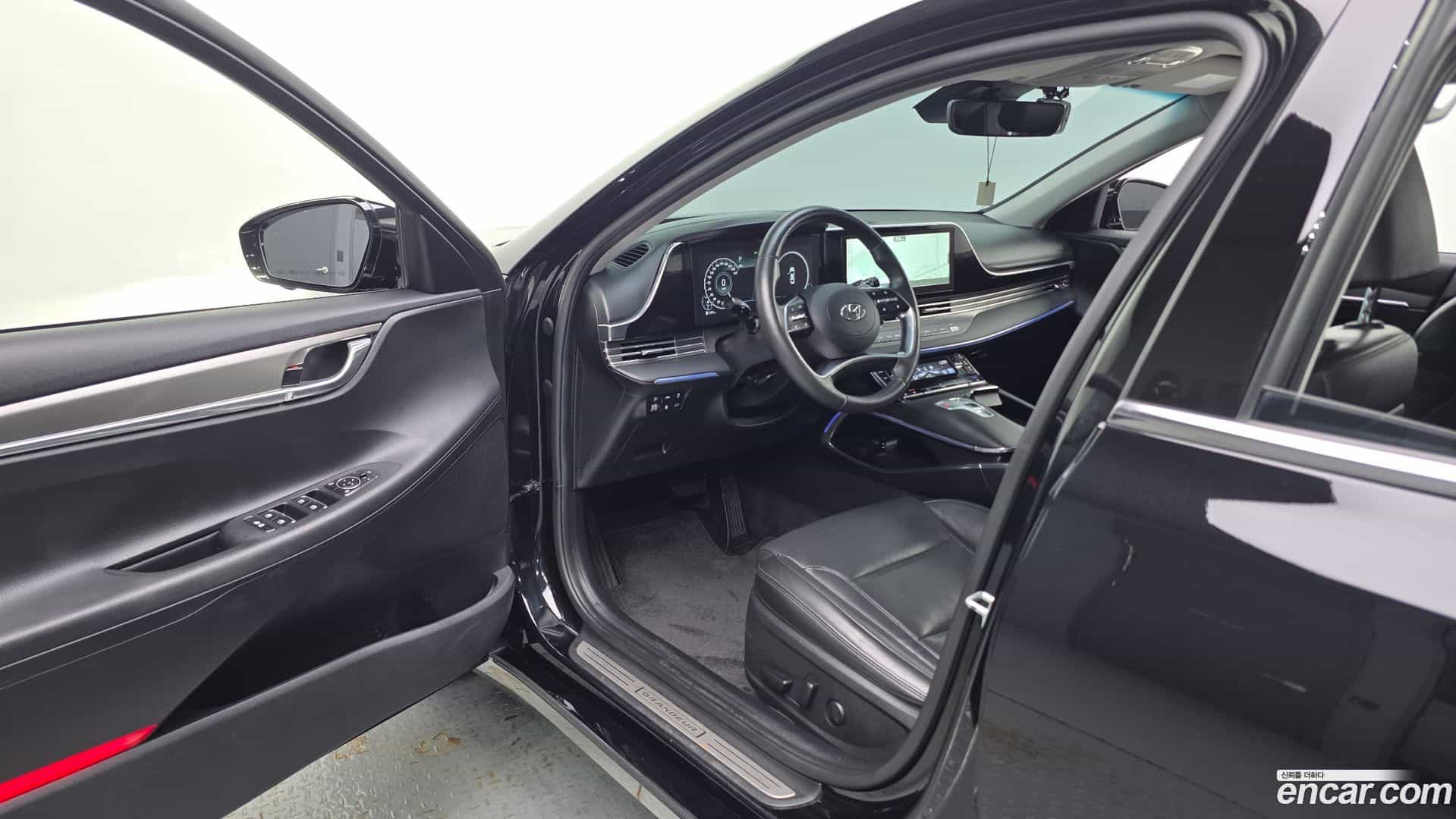 Grandeur Hyundai 2022.0-INNER-010