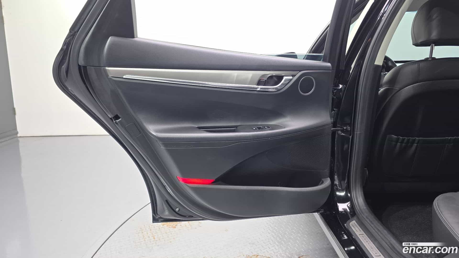 Grandeur Hyundai 2022.0-INNER-035