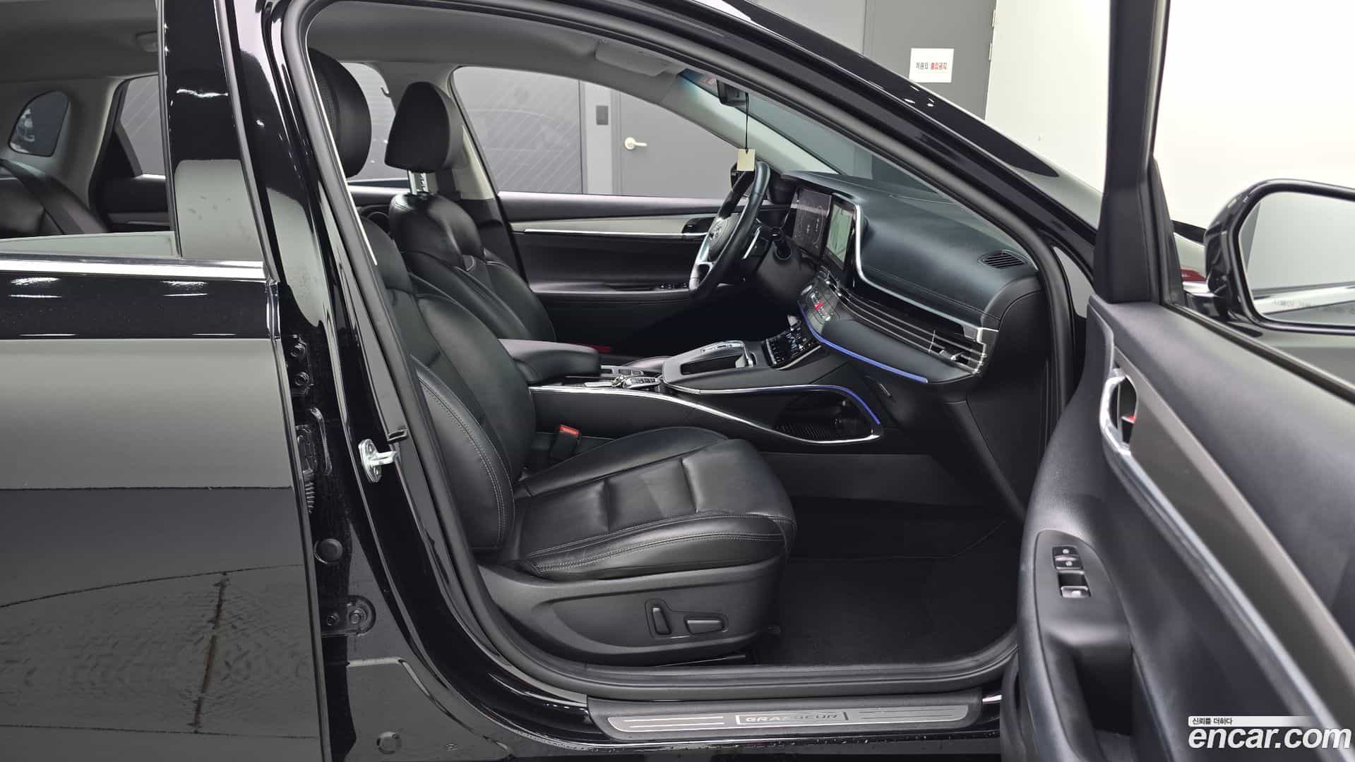 Grandeur Hyundai 2022.0-INNER-036