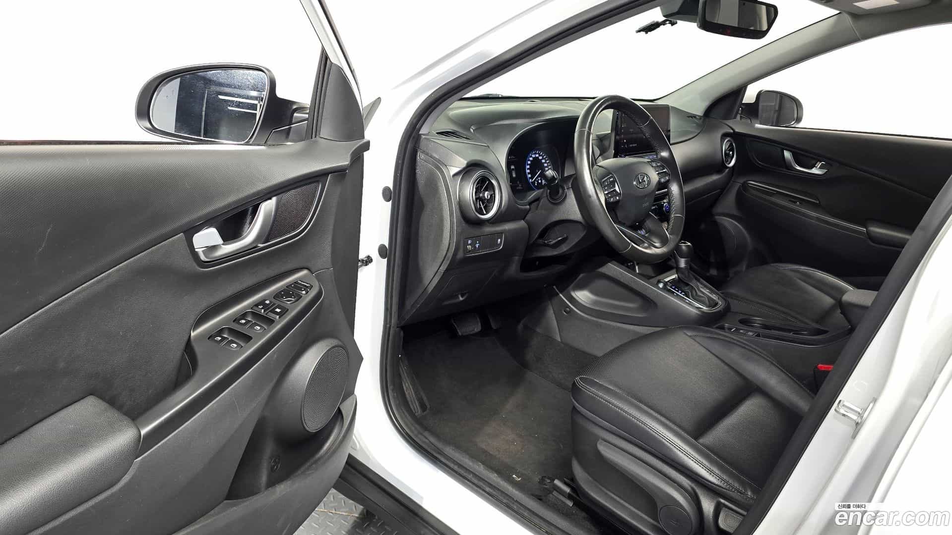 Kona Hyundai 2022.6-INNER-010