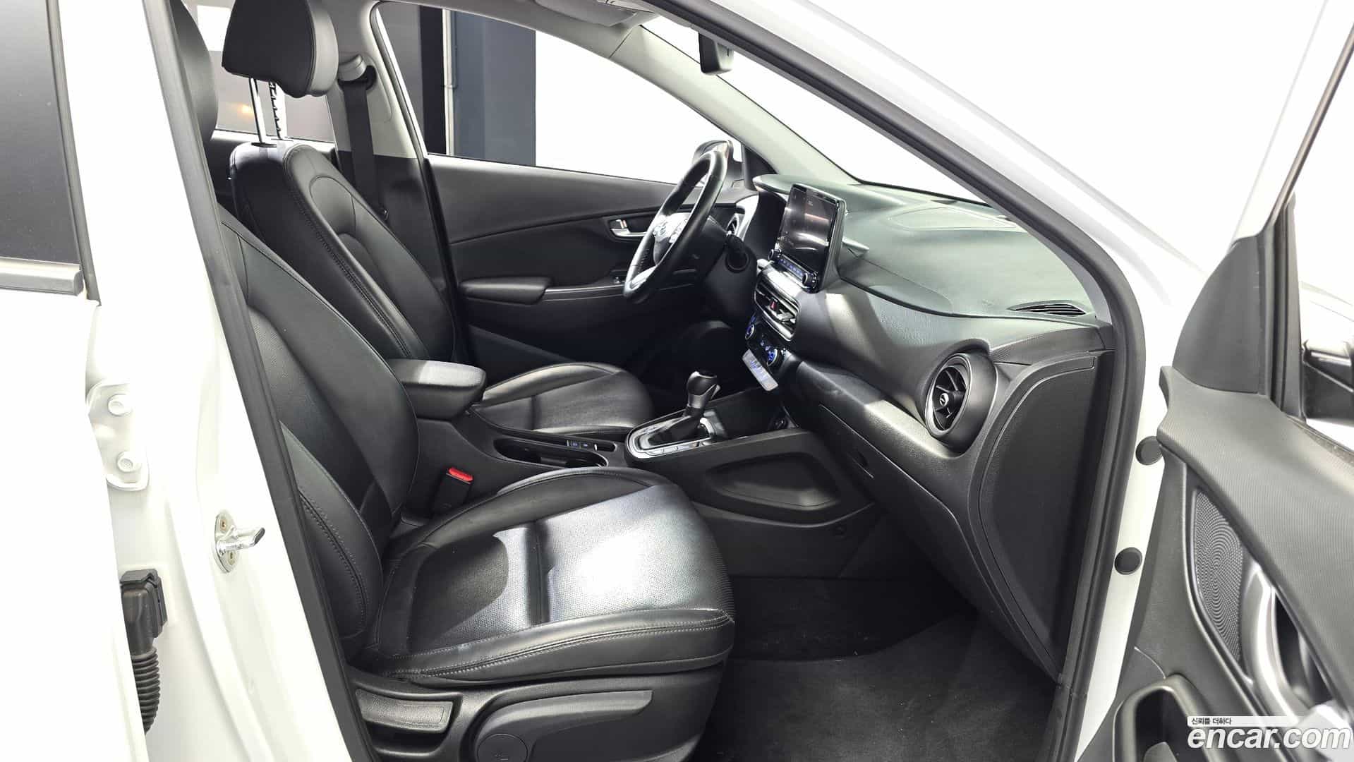 Kona Hyundai 2022.6-INNER-036