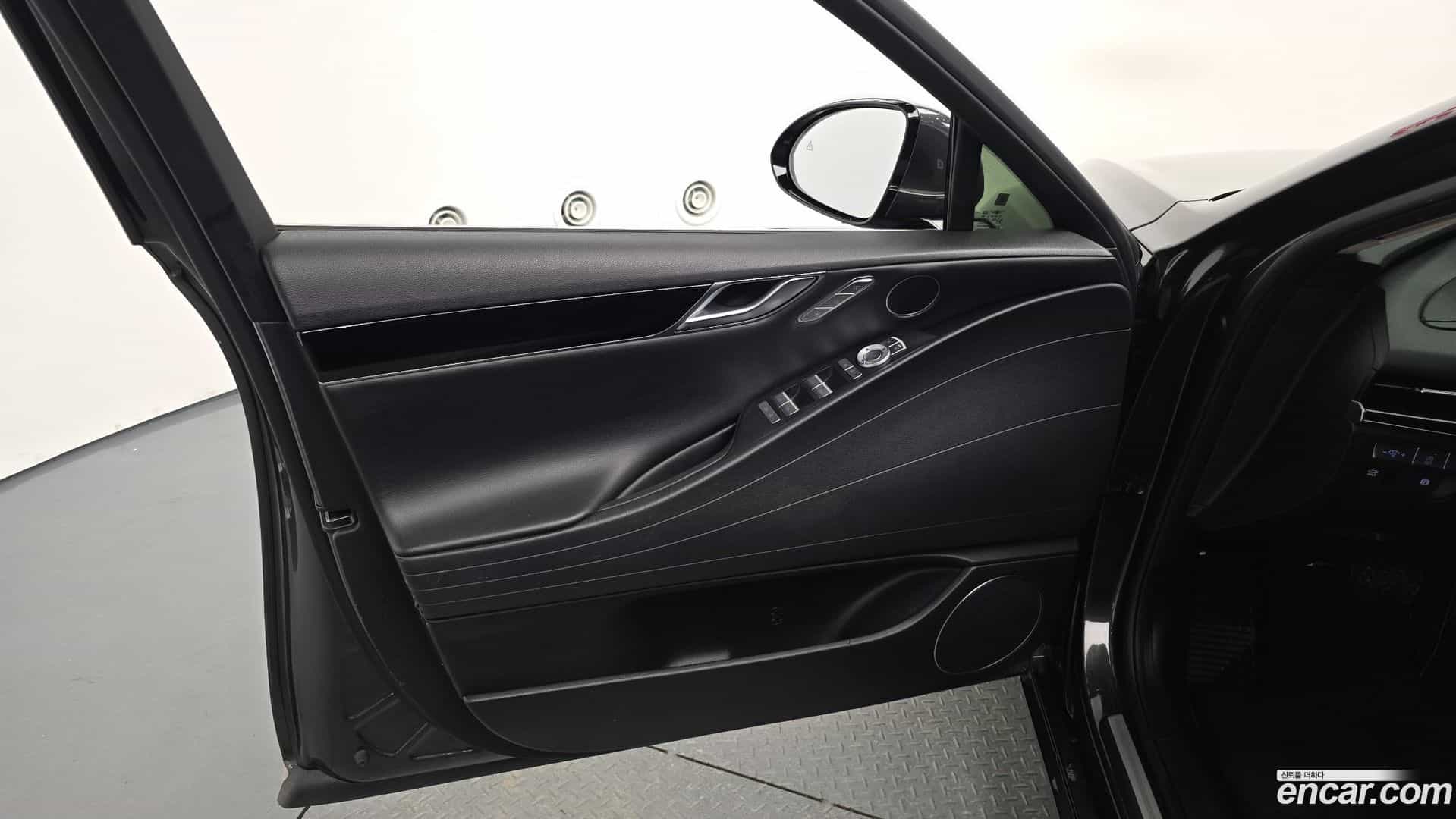 G80 Genesis 2022.10-INNER-034