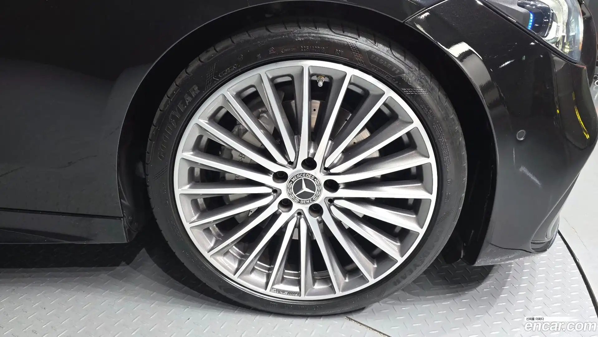 C-Class Mercedes-Benz 2023.2-OUTER-031