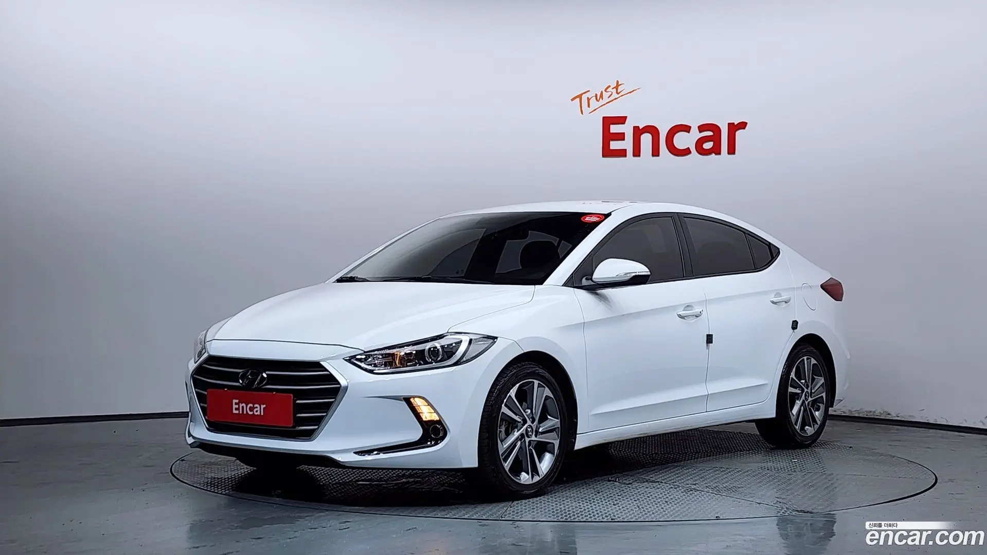 Main__Slider__Photo:AVANTE Hyundai 2016.10-0