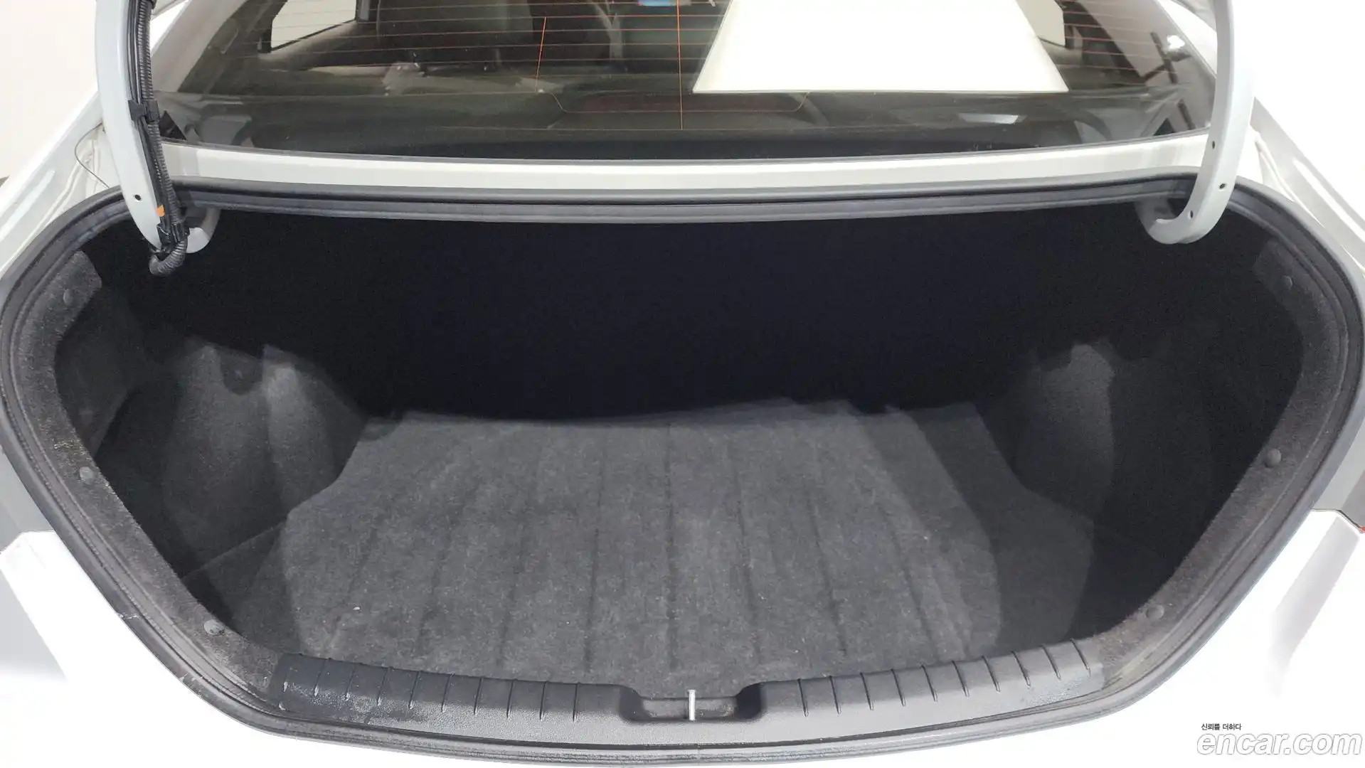AVANTE Hyundai 2016.10-OPTION-020