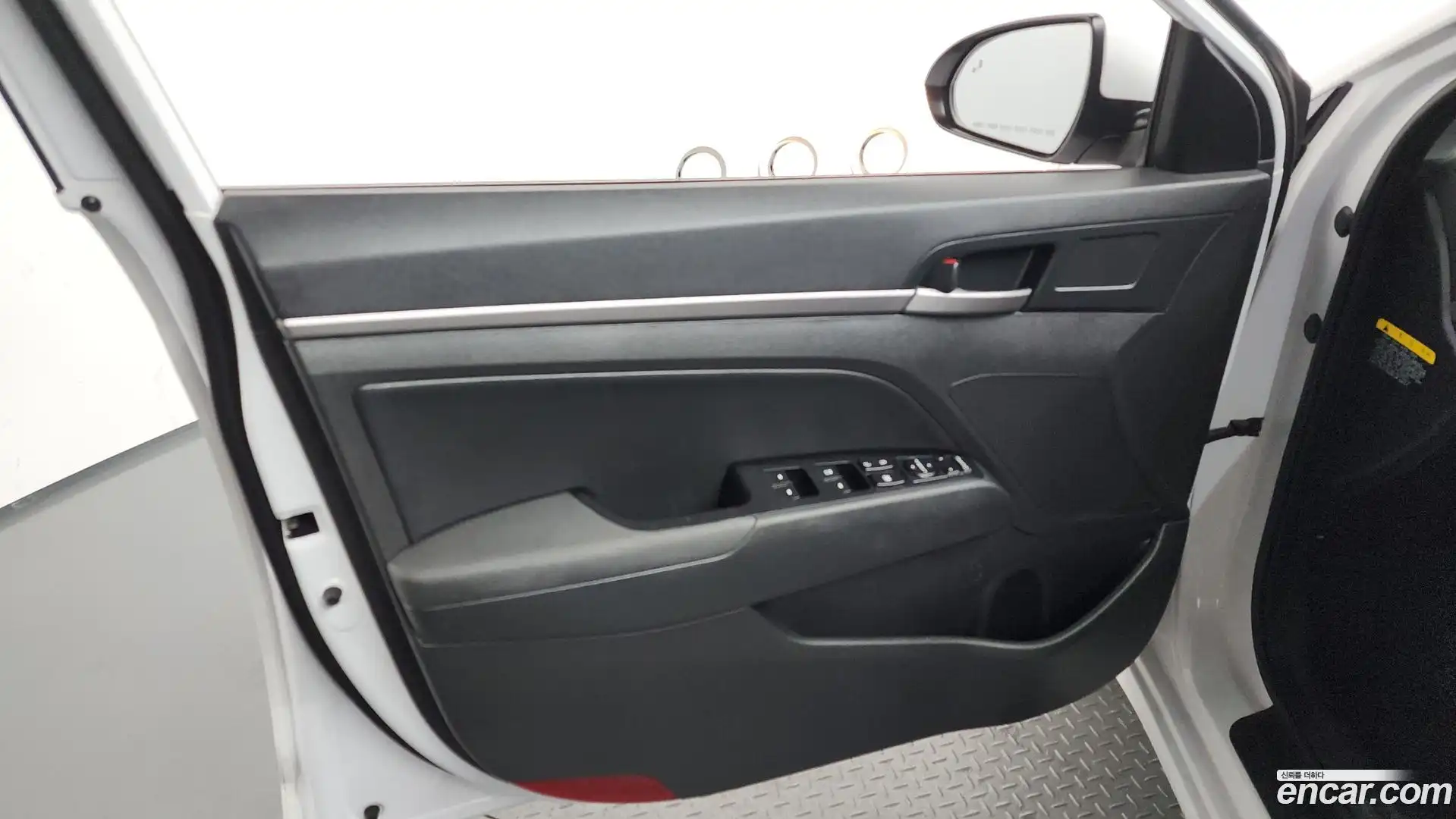 AVANTE Hyundai 2016.10-INNER-034