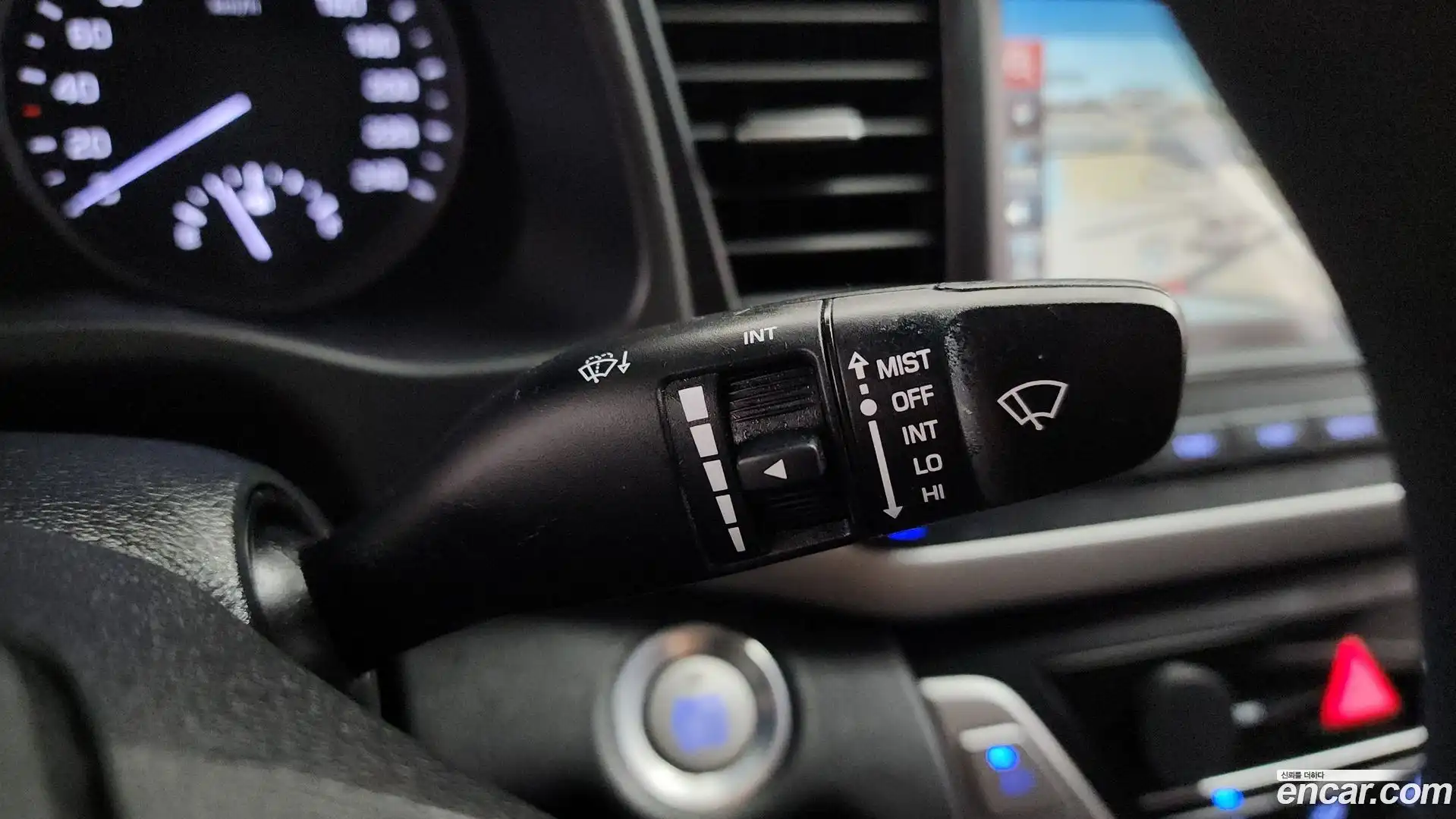 AVANTE Hyundai 2016.10-OPTION-040