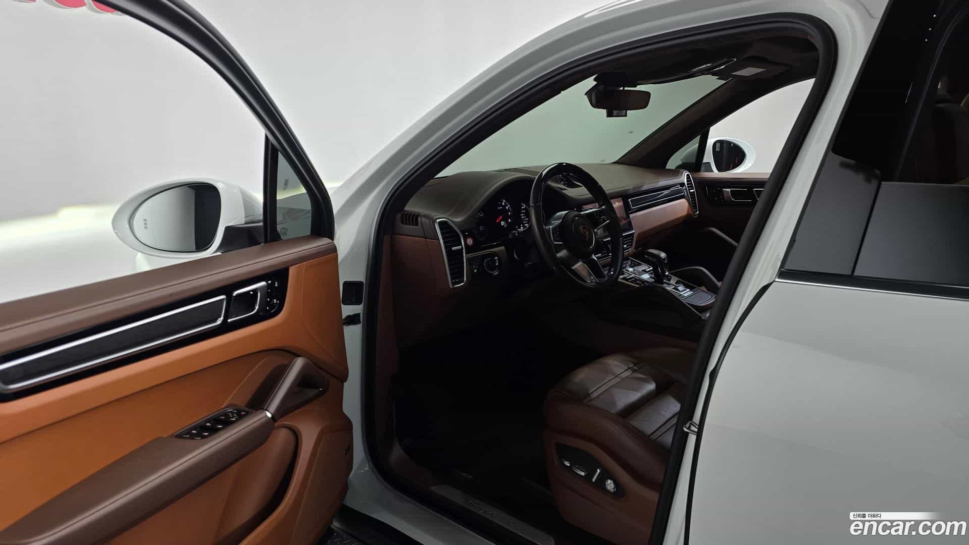 Cayenne Porsche 2021.0-INNER-010