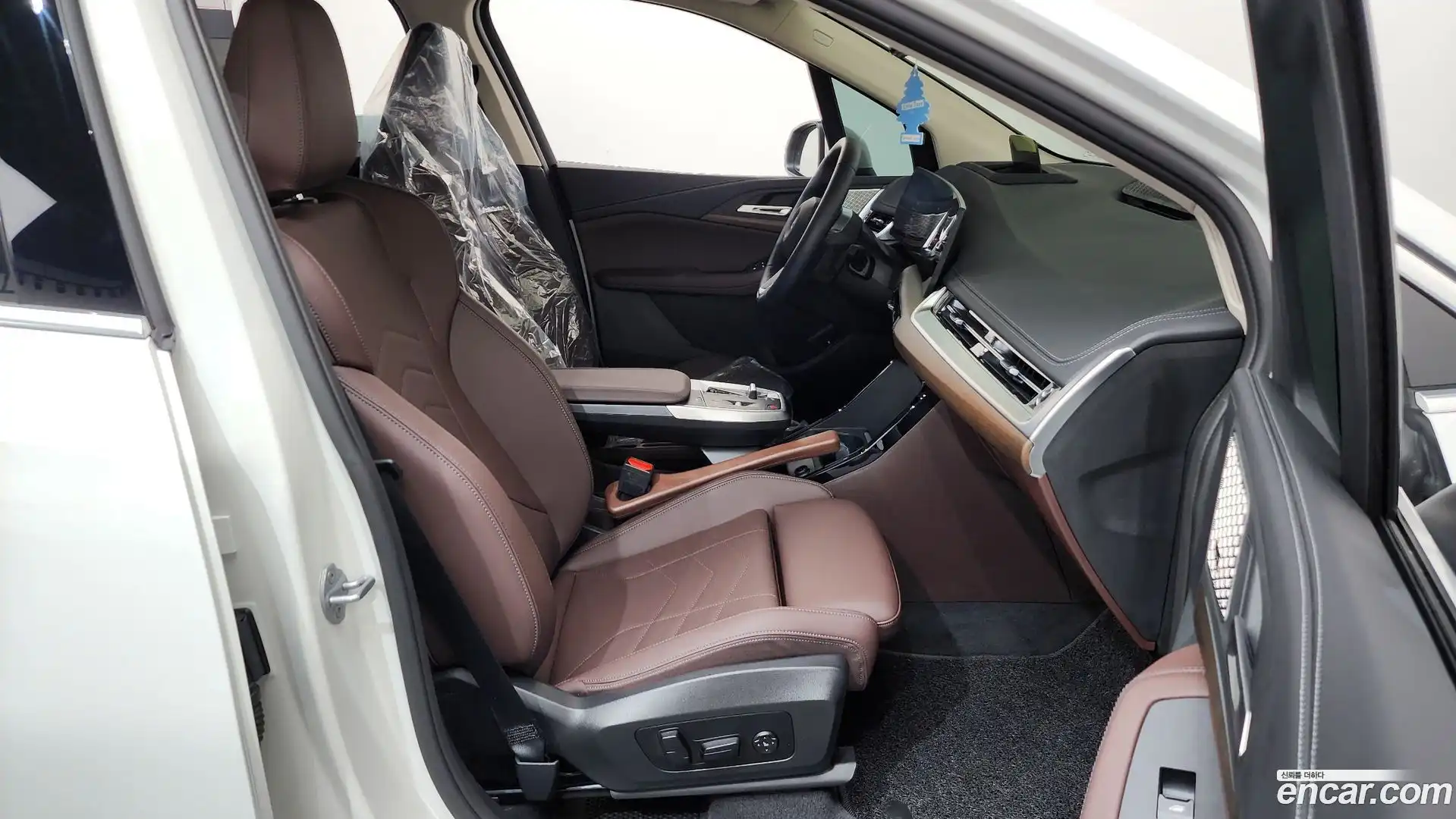 2-Series BMW 2025.3-INNER-036