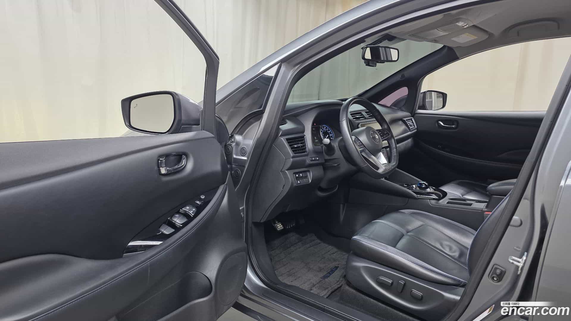 Leaf Nissan 2019.5-INNER-010