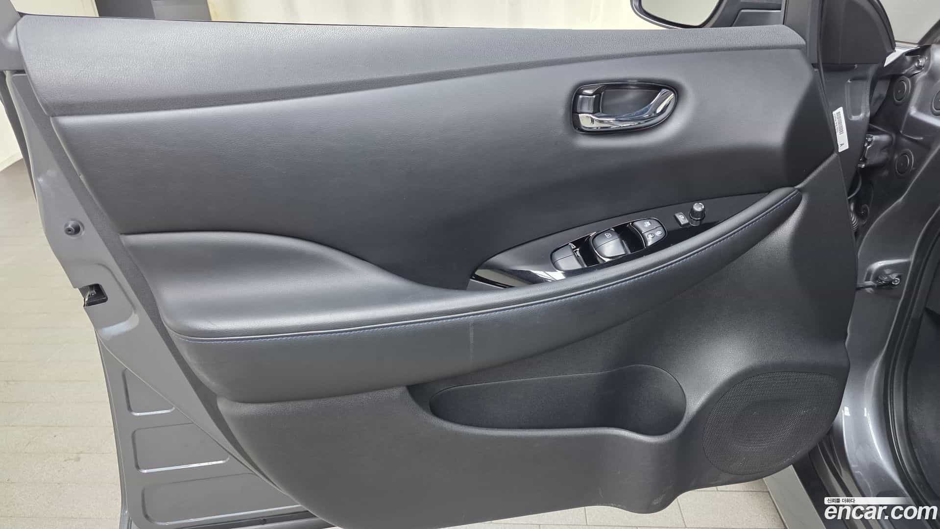 Leaf Nissan 2019.5-INNER-034