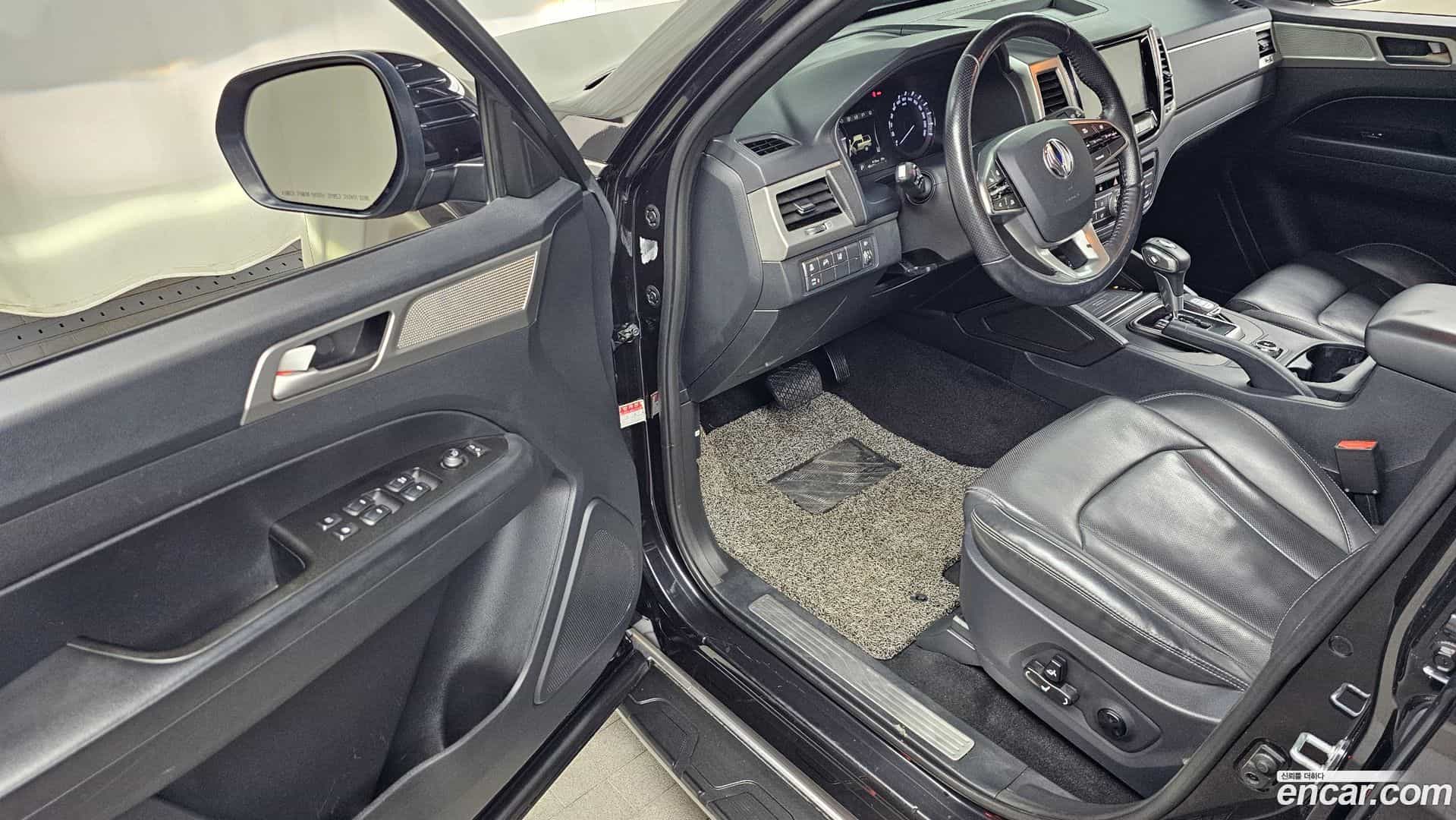 Rexton KG Mobility 2019.5-INNER-010