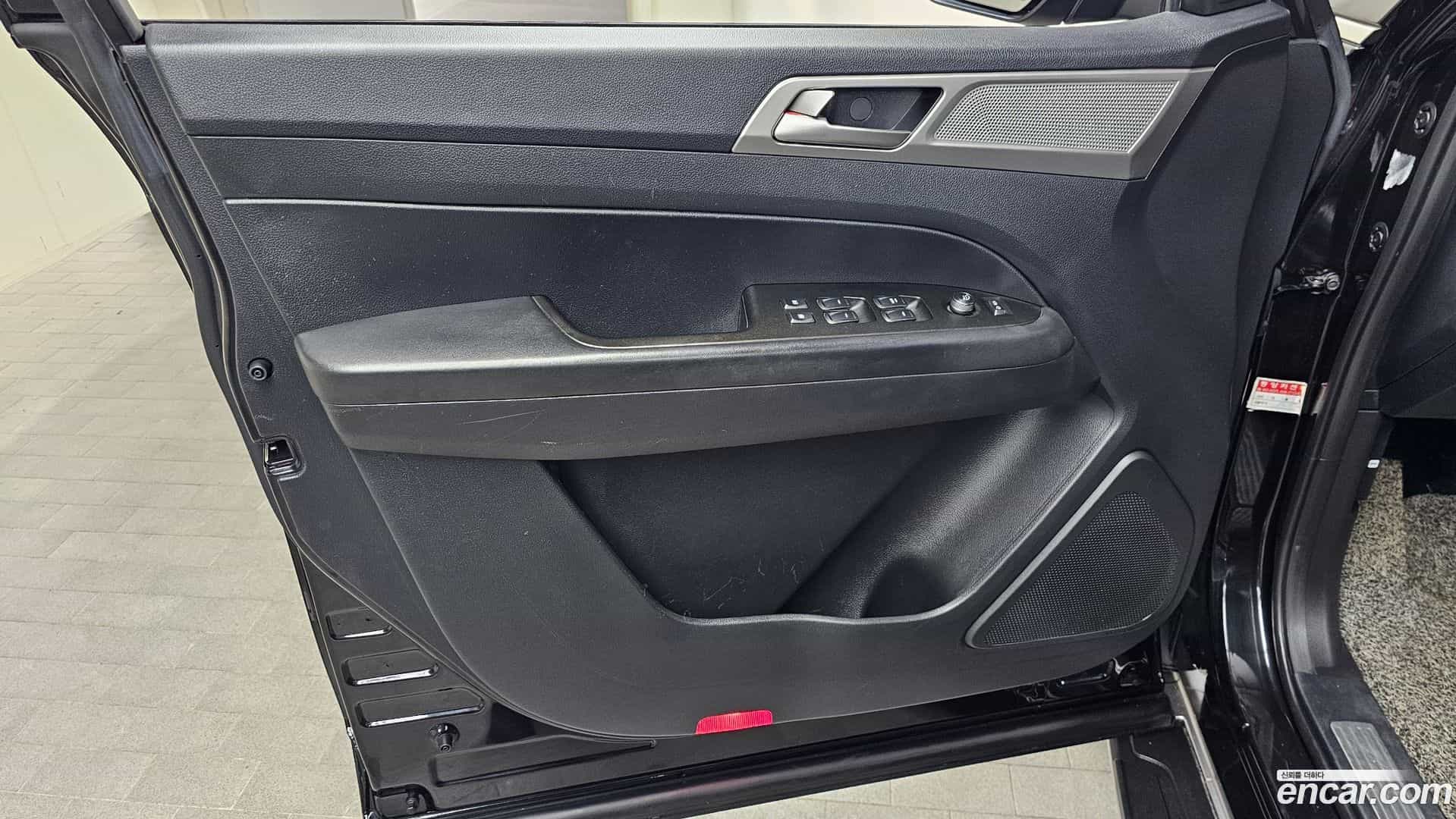 Rexton KG Mobility 2019.5-INNER-034