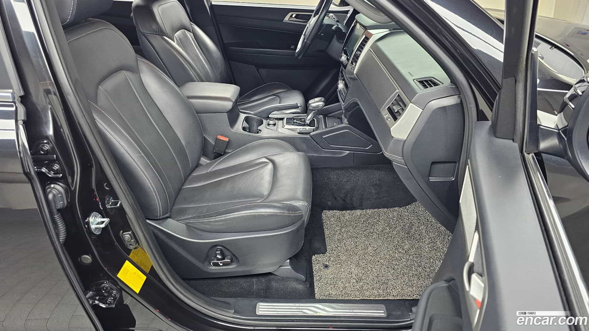 Rexton KG Mobility 2019.5-INNER-036