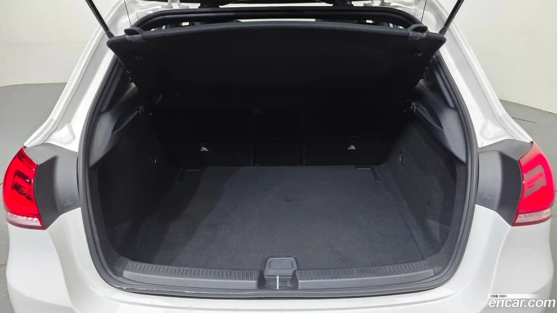 A-Class Mercedes-Benz 2020.3-OPTION-024
