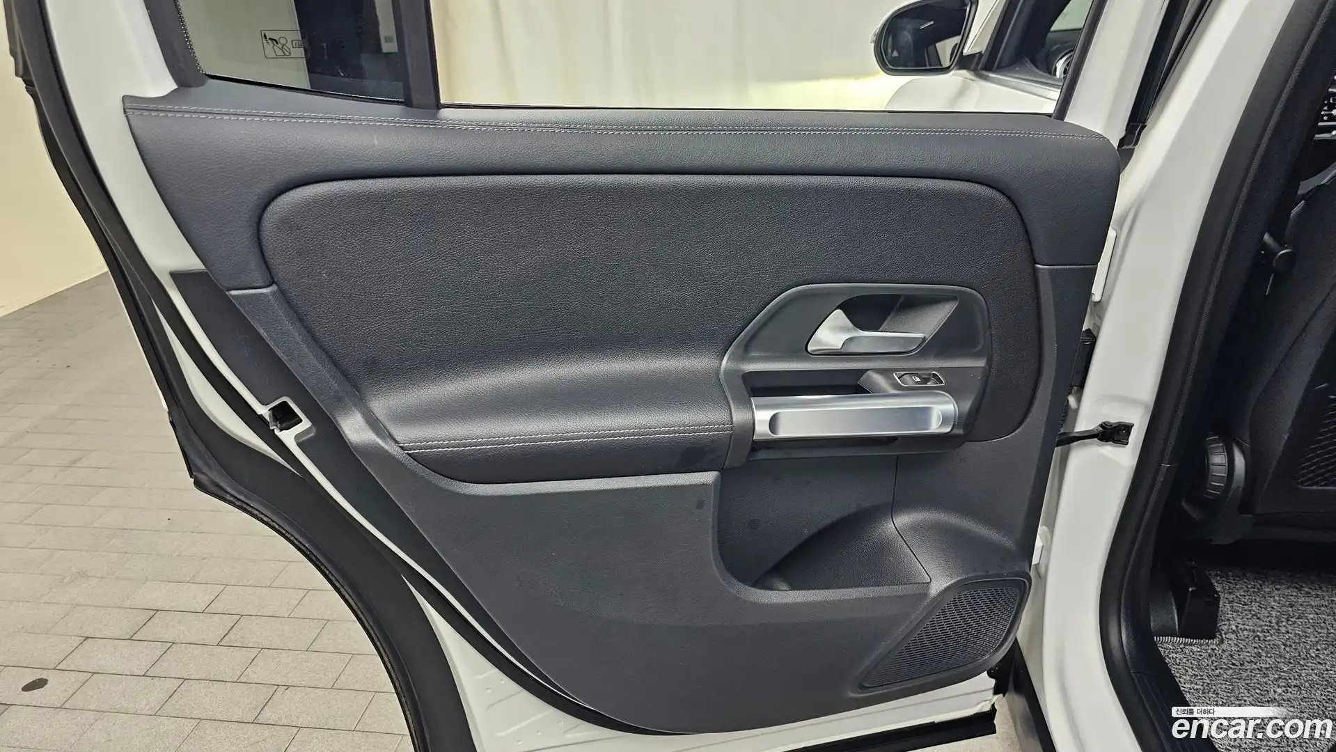 GLB-Class Mercedes-Benz 2022.10-INNER-035