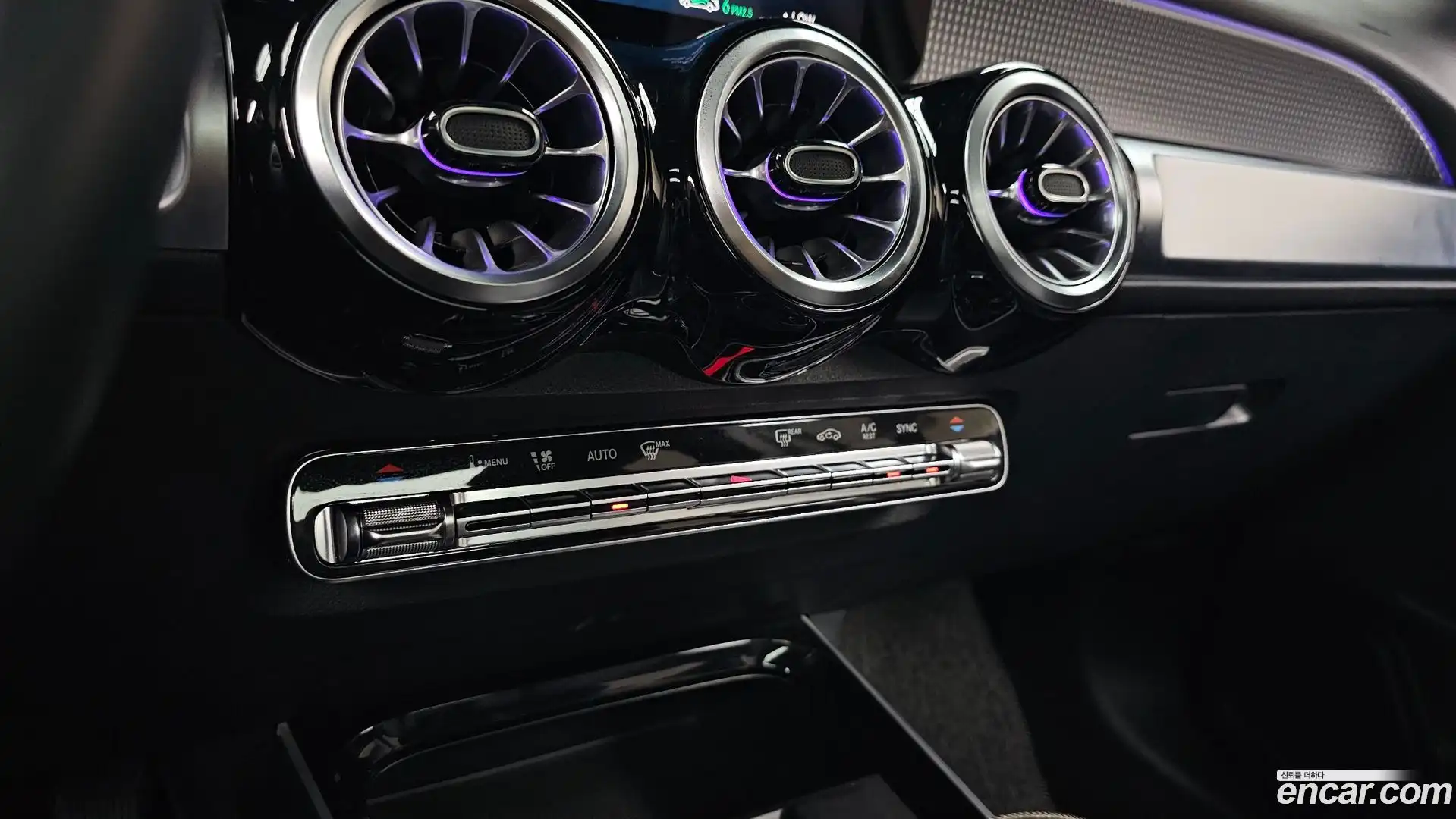 GLB-Class Mercedes-Benz 2022.10-OPTION-045